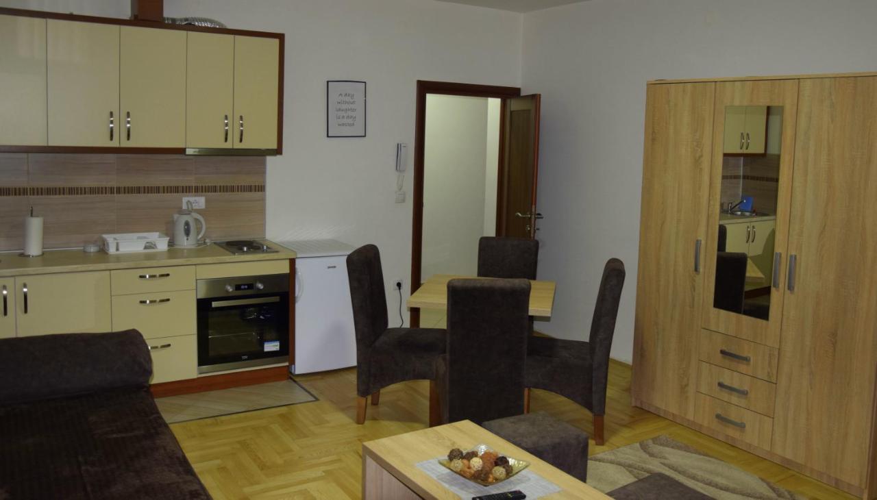 Apartmani Maric Novi Pazar Exteriör bild