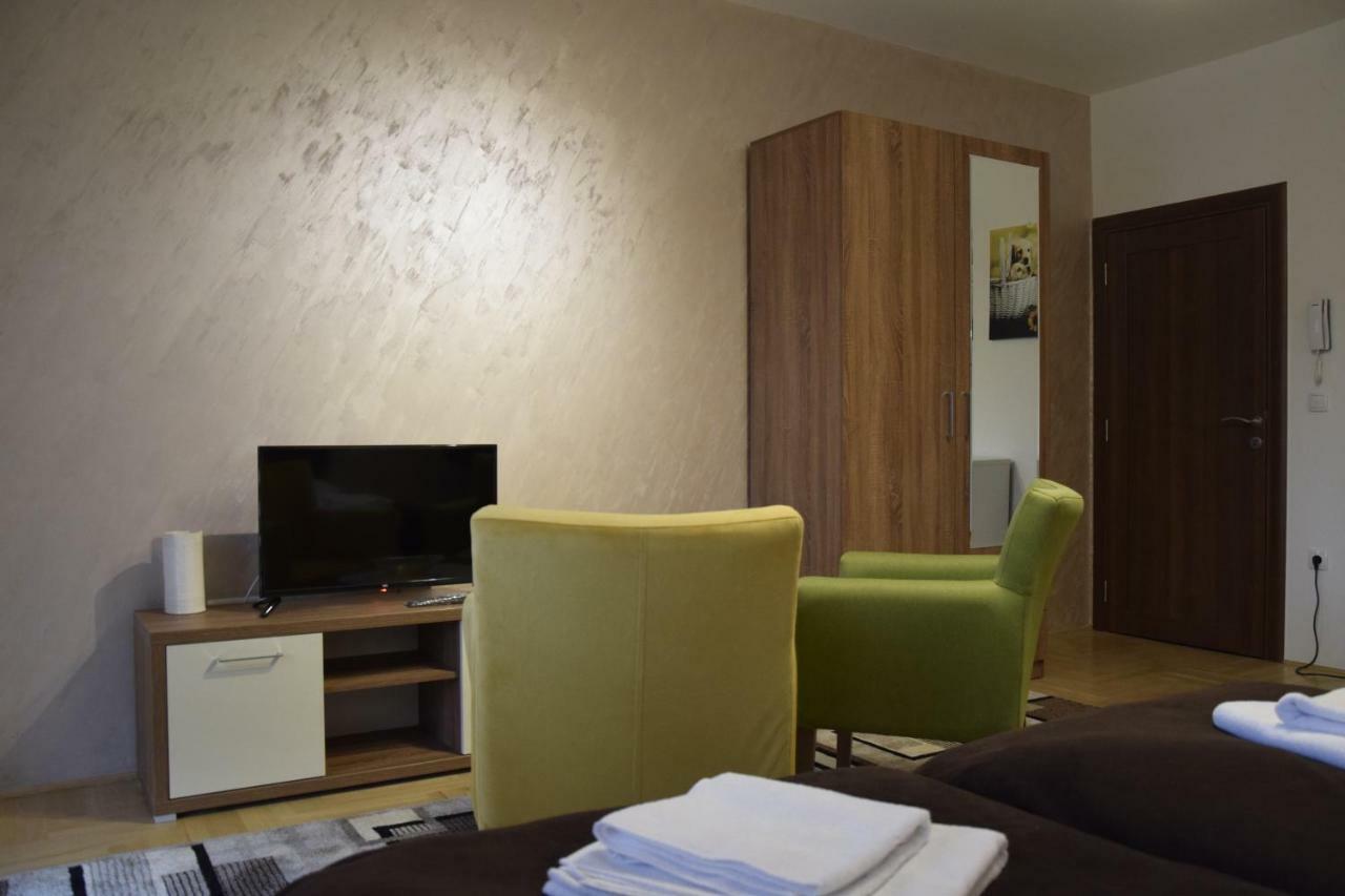 Apartmani Maric Novi Pazar Exteriör bild
