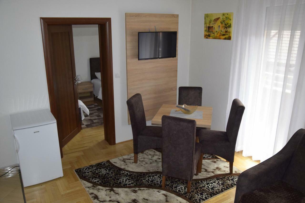 Apartmani Maric Novi Pazar Exteriör bild