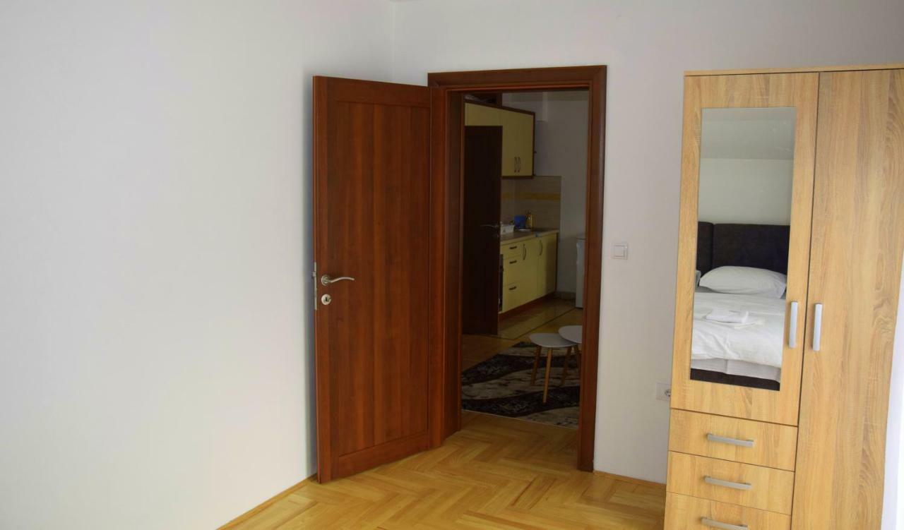 Apartmani Maric Novi Pazar Exteriör bild