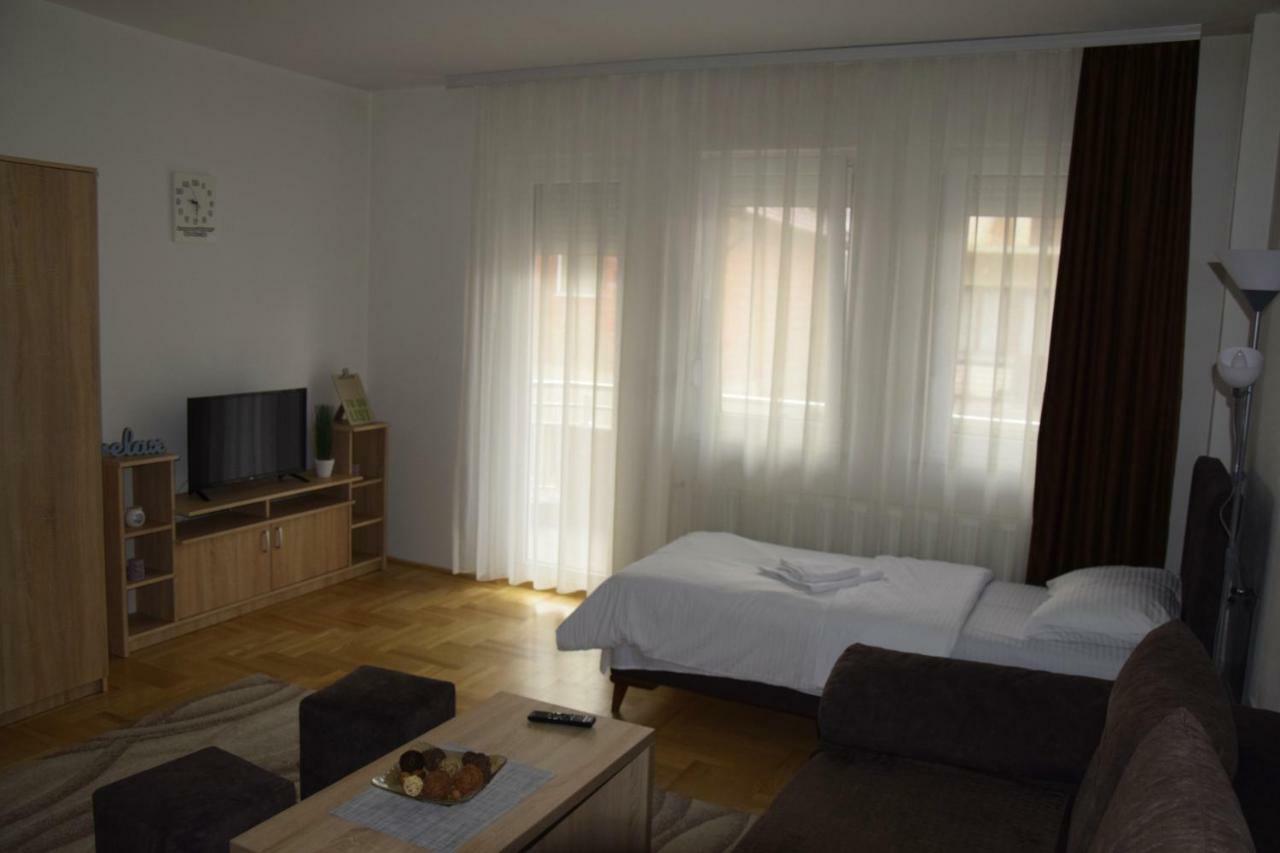 Apartmani Maric Novi Pazar Exteriör bild