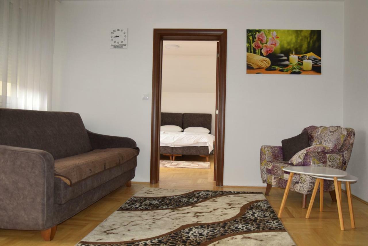 Apartmani Maric Novi Pazar Exteriör bild