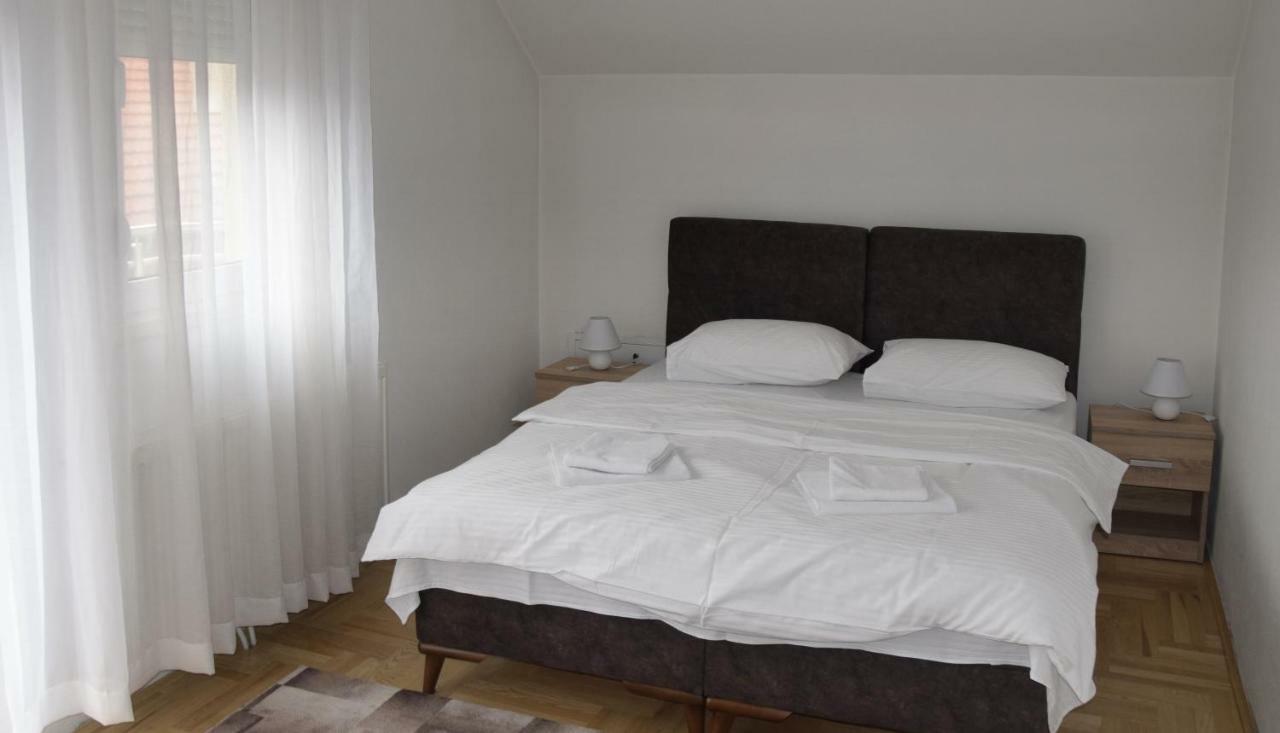 Apartmani Maric Novi Pazar Exteriör bild